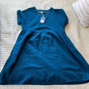 Beautiful BRAND NEW Universal Thread dress